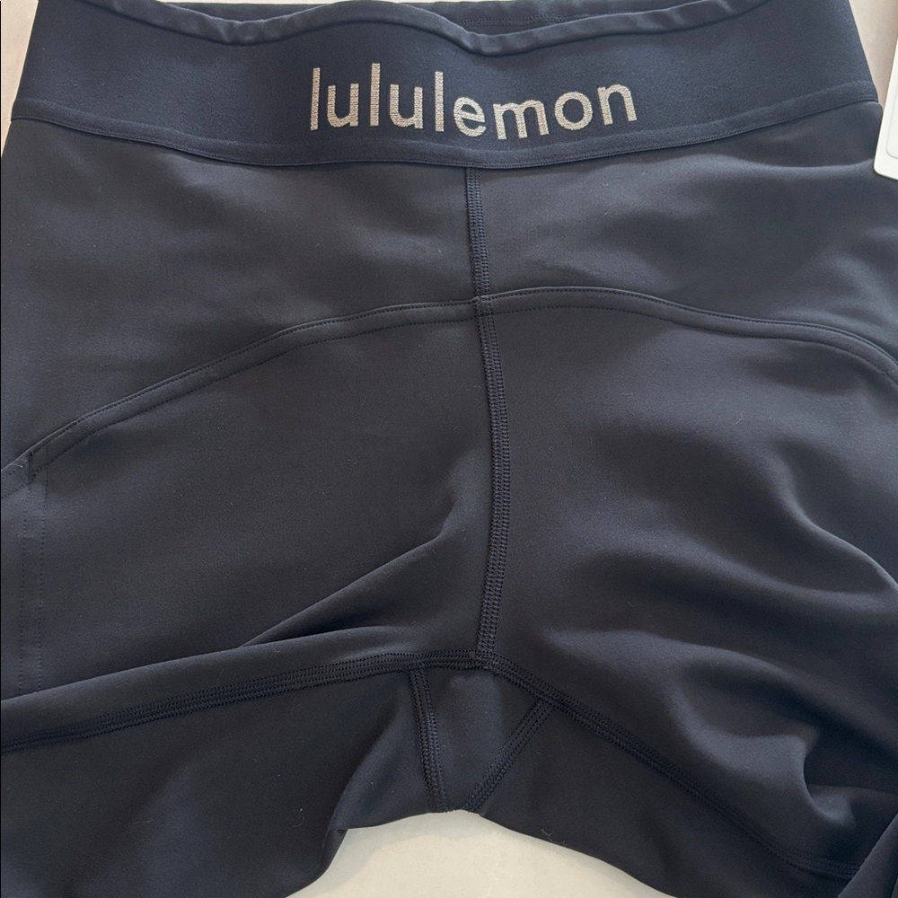 Lululemon Logo Waistband Everlux High-Rise Tight 25" Sz 6 black leggings - Picture 6 of 11